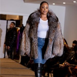 Luxurious Genuine Cross Fox Fur Coat